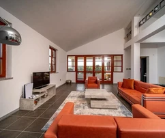 Villa mediterranea in vendita a soli 80 metri dal mare a Rab in Croazia