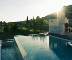 Villa moderna con piscina en venta en Momjan, Croacia