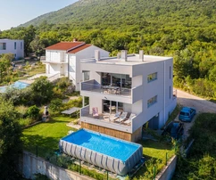 Haus mit Meerblick in Raša zu verkaufen in Kroatien