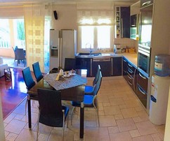 Villa nella zona di Trogir con piscina e accesso al mare in vendita