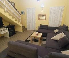 Južná strana ostrova Vir 200 metrov k moru