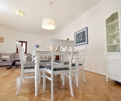 Priestranný byt na predaj v kamennom dome v Arbanasi v Chorvátsku