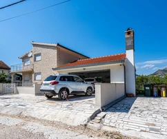 Split, Kamen, una casa unifamiliar con una superficie bruta total de 492 m²