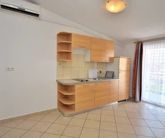 Vodice - opportunità! Appartamento su tutto il piano suddiviso in 3 appartamenti