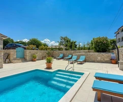 Auténtica villa de piedra con piscina en venta en Istria, Croacia