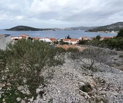 Rogoznica, Ljoljinica, Baugrundstück 1034 m2, 200 m vom Meer entfernt, Aussicht