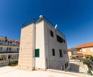 Casa moderna en venta en Okrug Gornji Čiovo en Croacia