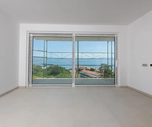 Isla de Krk, Vrbnik, apartamento en propiedad de nueva construcción con jardín, piscina y vista al mar