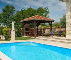 ISZTRIA, KAŠTELIR – Lenyűgöző kővilla medencével