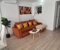 Istria, Novigrad – modernly renovated ground floor apartment with garden, 400 m from the sea