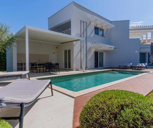 Exclusive home available in Funtana in Croatia