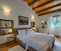 Elegantní vila s bazénem na prodej v Tinjanu v Chorvatsku