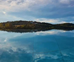 Modern villa medencével eladó Momjanban Horvátországban