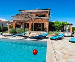 Istrien, Višnjan: Steinvilla mit pool und privatsphäre