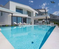 Villa con vista panoramica in vendita a Makarska in Croazia