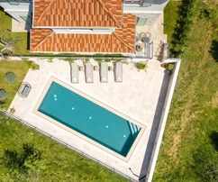 Poreč környéke: Elbűvölő kővilla modern eleganciával