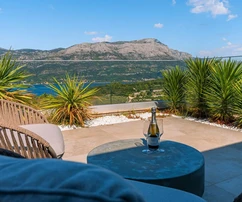 Luxusní vila s výhledem na moře na ostrově Korčula na prodej v Chorvatsku