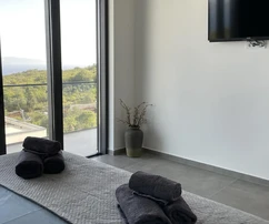 Raša, Crni – Exkluzívna vila s bazénom a panoramatickým výhľadom na more na predaj v Chorvátsku