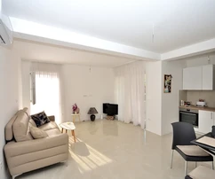 Vodice – umeblowane dwupokojowe mieszkanie w pobliżu centrum Vodic