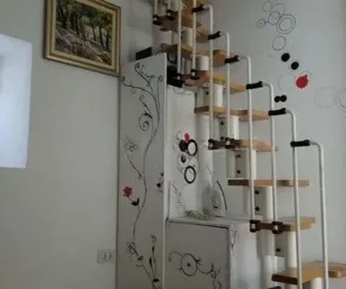 Trogir, casa in pietra a più piani di 120 m² nel centro storico