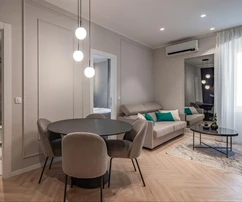 Rijeka, Zentrum, neu renovierte Luxuswohnung 100 m² mit drei Apartments