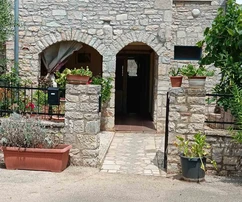 Istria, Parenzo, casa a schiera tradizionale in pietra in vendita