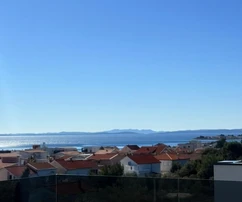 Vir, Dreizimmerwohnung mit Dachterrasse und Meerblick