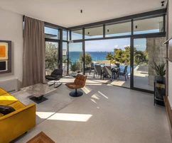 Villa de lujo con piscina en venta justo en la costa de Croacia