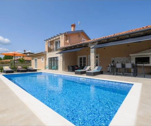 Elegante Villa mit Pool in Kanfanar zu verkaufen in Kroatien