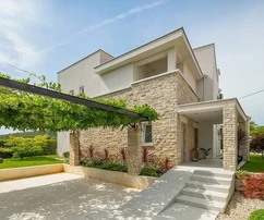 Rovinj, Rovinjsko Selo : Villa captivante avec piscine près de la ville historique