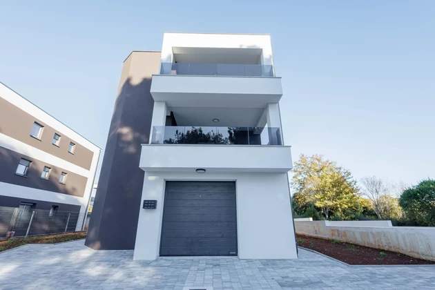 Istria, Medulin: Modern four-room apartment in an elegant new building on the first floor