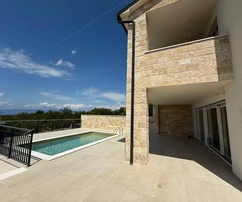 Modern and fully equipped villa with sea view
