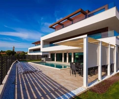 Luxus tengerparti villa Medulinban, Isztria: Az elegancia és a természet harmóniája