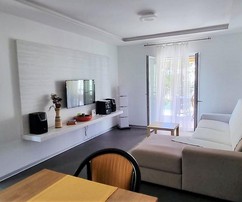 Splendida casa fronte mare in vendita a Ciovo con garage