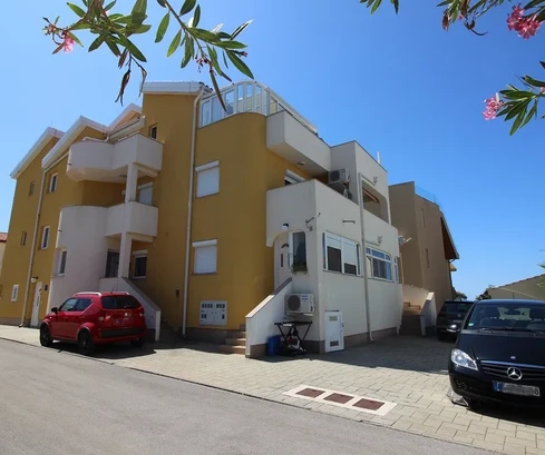 Sonnige 3-Zimmer-Wohnung in Strandnähe auf Vir - Ihr Adriatraum!