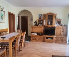 Piękny dom na wyspie Čiovo z pięcioma mieszkaniami położony blisko morza