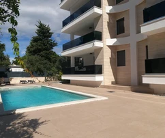 Apartamento de dos dormitorios con vista al mar en venta en Novalja, Croacia