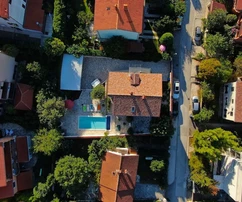 Medulin, Banjole : Superbe maison multi-appartements avec piscine et jacuzzi à vendre