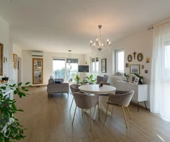 Istria, Parenzo, appartamento trilocale con vista panoramica sul mare