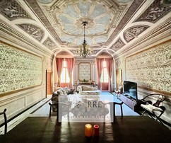 Уникальная квартира в историческом здании площадью 120 м²