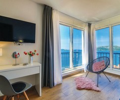 Lussuosa villa in vendita a Ciovo con vista sul mare e piscina