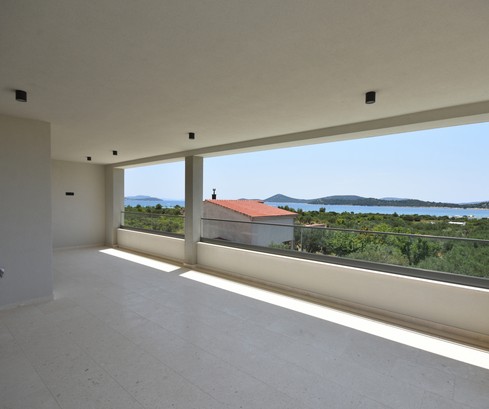 Appartement à vendre avec vue mer à Tribunj