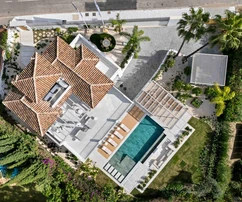 Modern Mediterranean villa with sea view