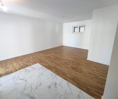 Modern apartmanok Brač szigetén tágas nappalival a tengerpart közelében