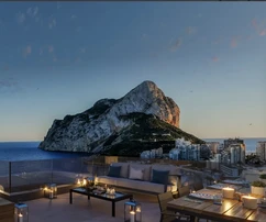 Moderný apartmán pri mori s výhľadom v Calpe
