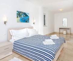 Luksusowe mieszkania na wyspie Brač blisko morza z basenem i przepięknym widokiem