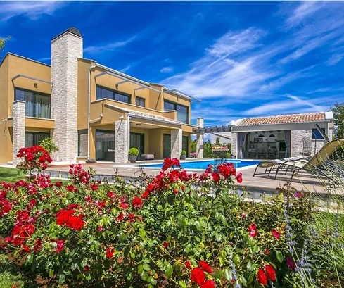 Istria, Sveti Lovreč – Nowoczesna willa z basenem i dużym ogrodem