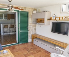 Villa Brac avec piscine et vue sur la mer, 4 appartements de luxe