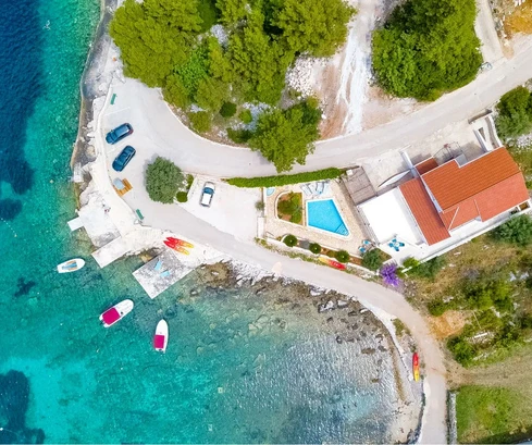 Dom pri mori v zátoke - ostrov Korčula