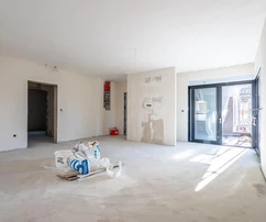 Omiš, prostorný dvoupokojový byt, novostavba, druhá řada od moře